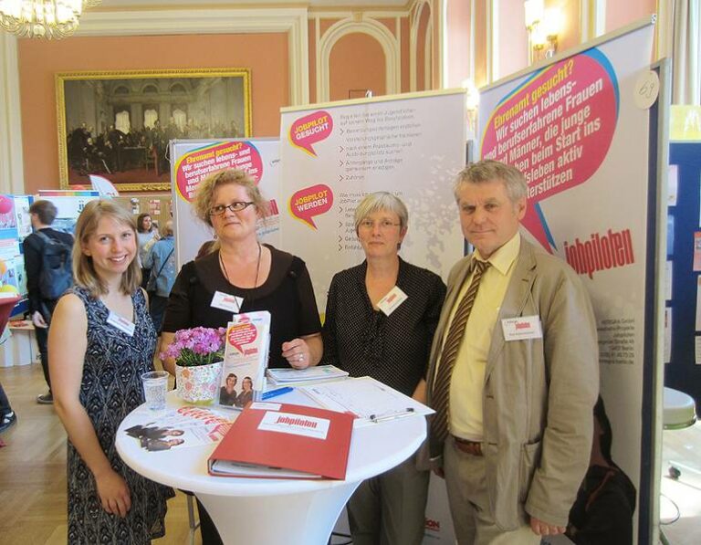 Integra auf der Freiwilligenbörse im roten Rathaus