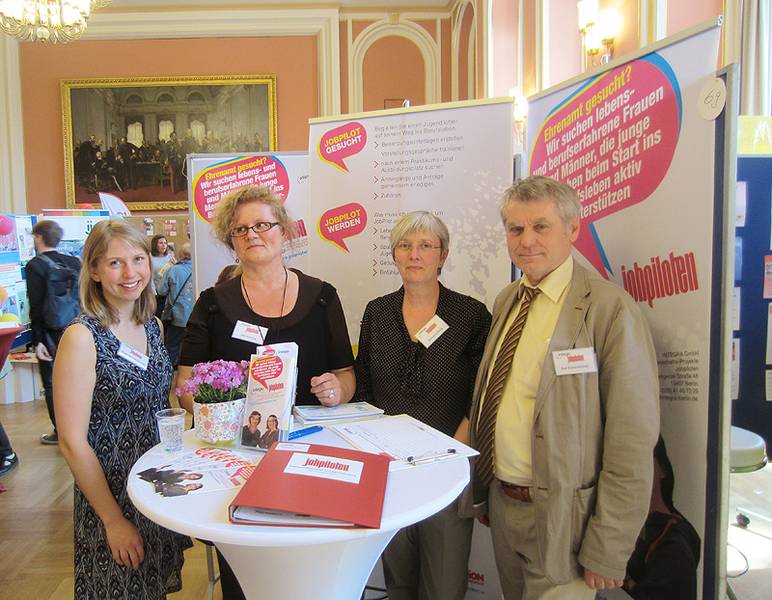 Integra auf der Freiwilligenbörse im roten Rathaus