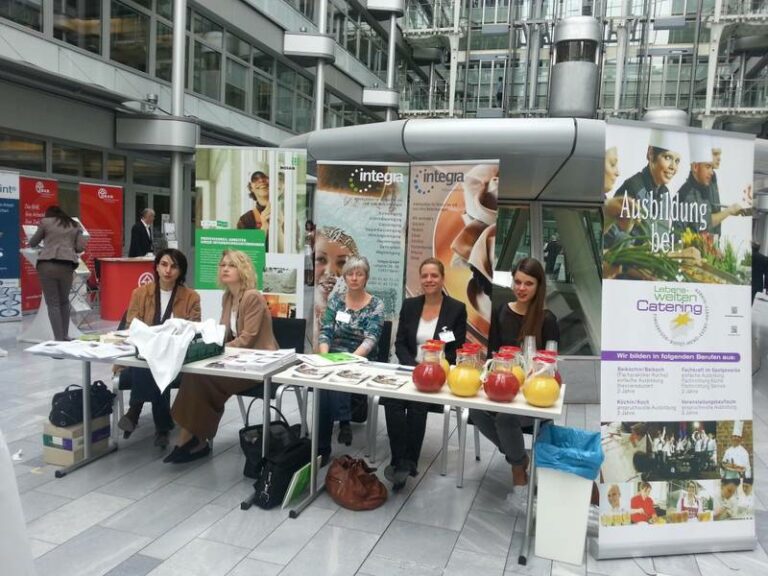 Integra am Stand auf der Ausbildungsmesse